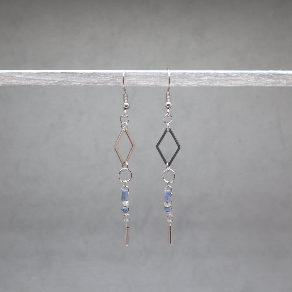 Stainless steel silver diamond shape with sodalite blue gemstone and metal