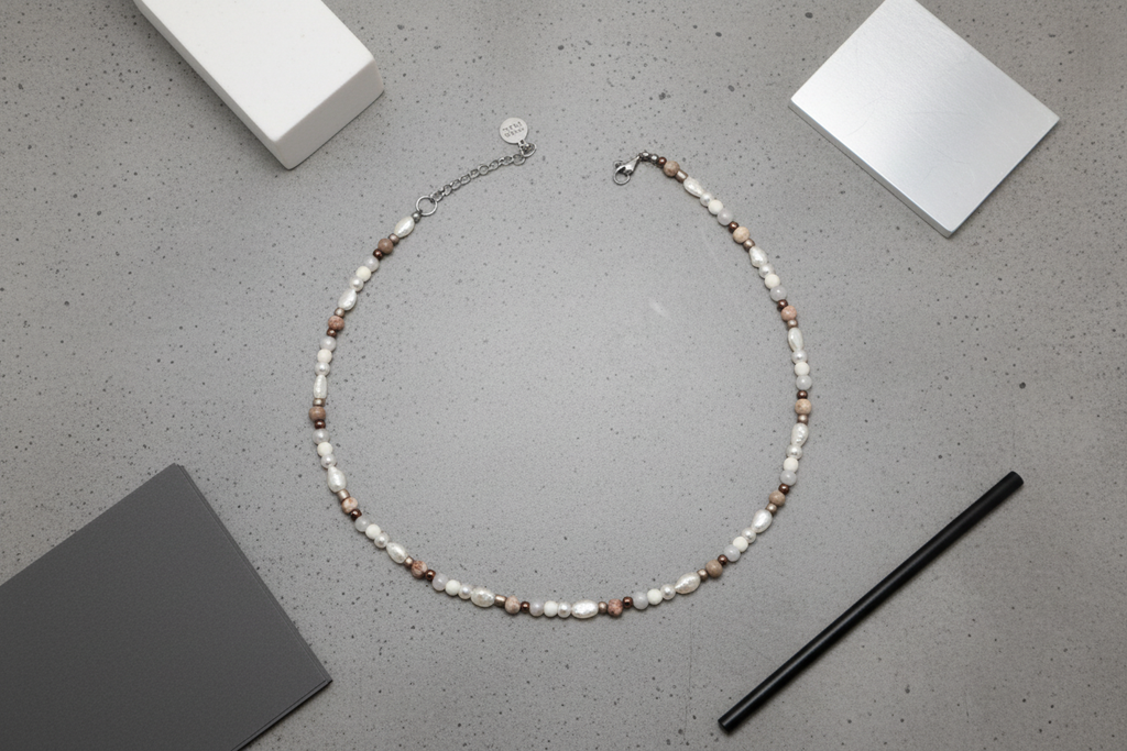 necklace for women with pearl and beige color