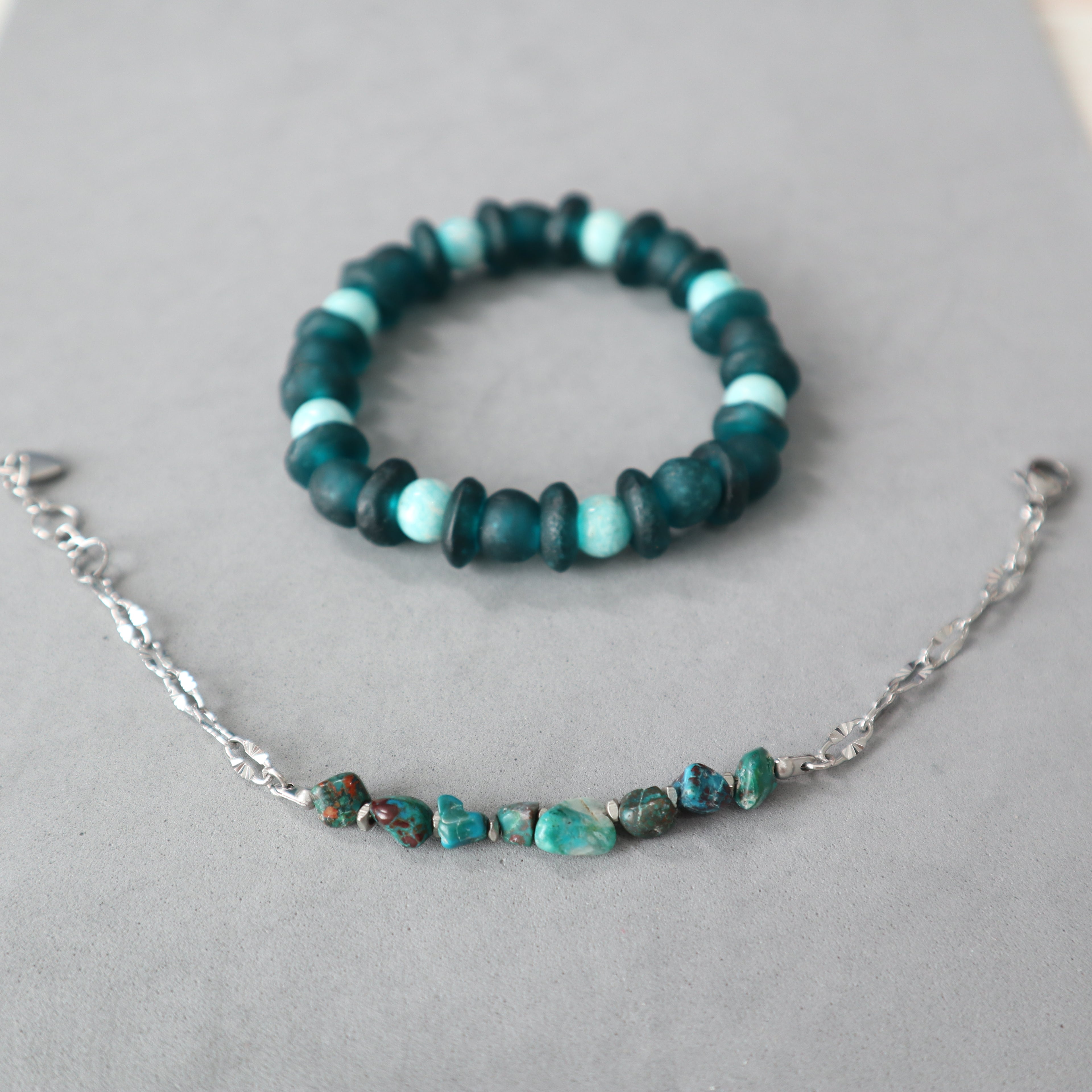duo of bracelet with recycled glass beads and amazonite, turquoise beads, bracelet chaine